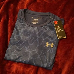 Never used navy blue Under Armour Le- Tshirt tech🔥🔥
